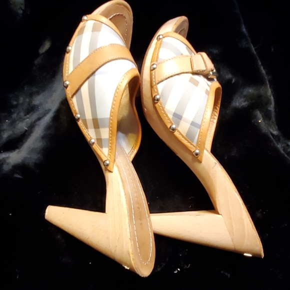 Authentic Burberry Wooden Heeled Slippers - Picture 5 of 7